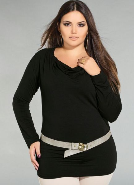 Blusa Preta com Gola Degagê Código: 1214773