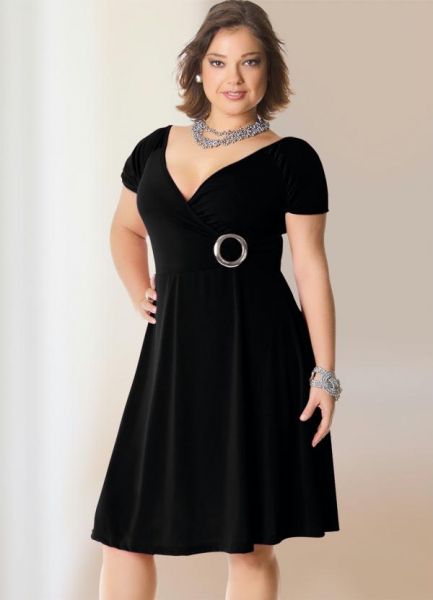 Vestido Preto com Decote Tranpassado Código: 866588